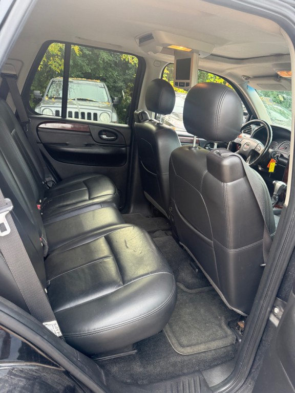 2008 GMC Envoy Image 16