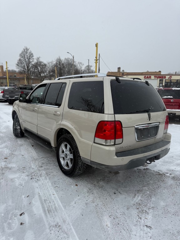 2005 Lincoln Aviator Image 2
