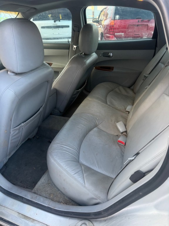 2005 Buick Lacrosse Image 9