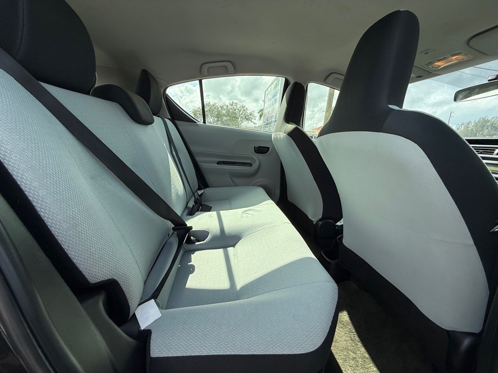 2014 Toyota Prius Image 9