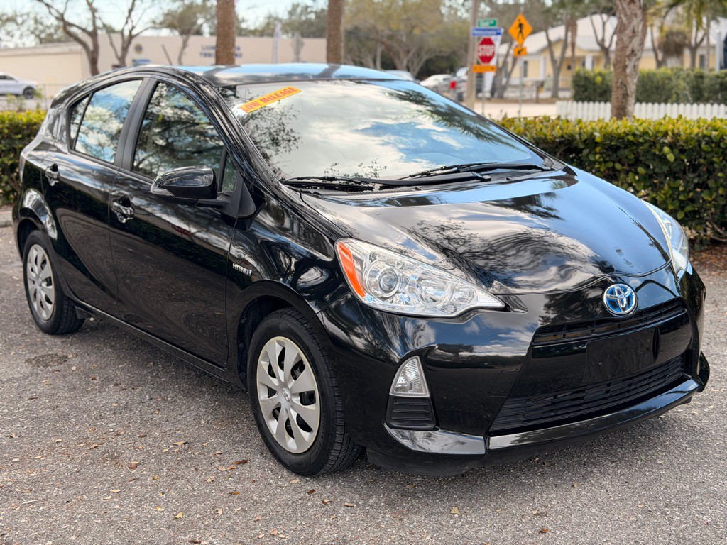 2014 Toyota Prius Image 14