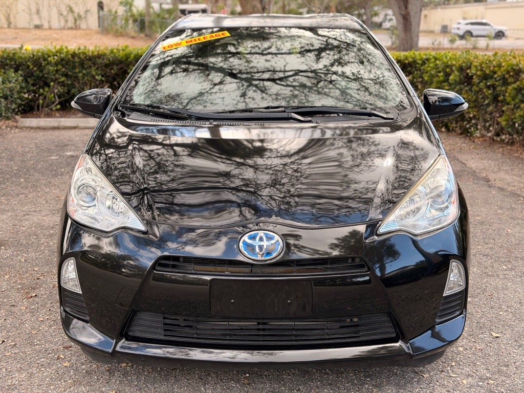2014 Toyota Prius Image 15
