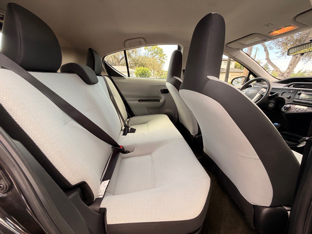 2014 Toyota Prius Image 22