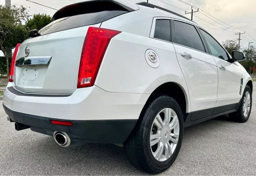 2010 Cadillac SRX Image 3