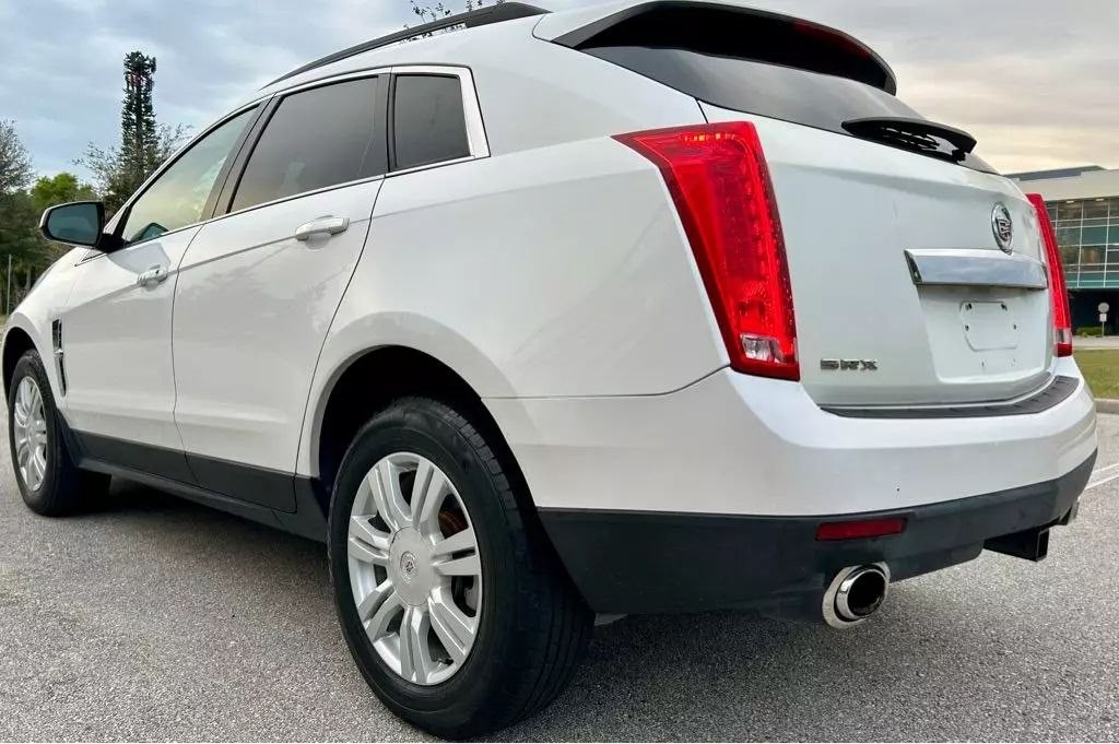2010 Cadillac SRX Image 5