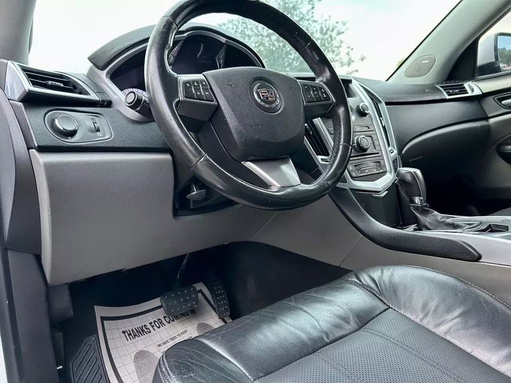 2010 Cadillac SRX Image 9
