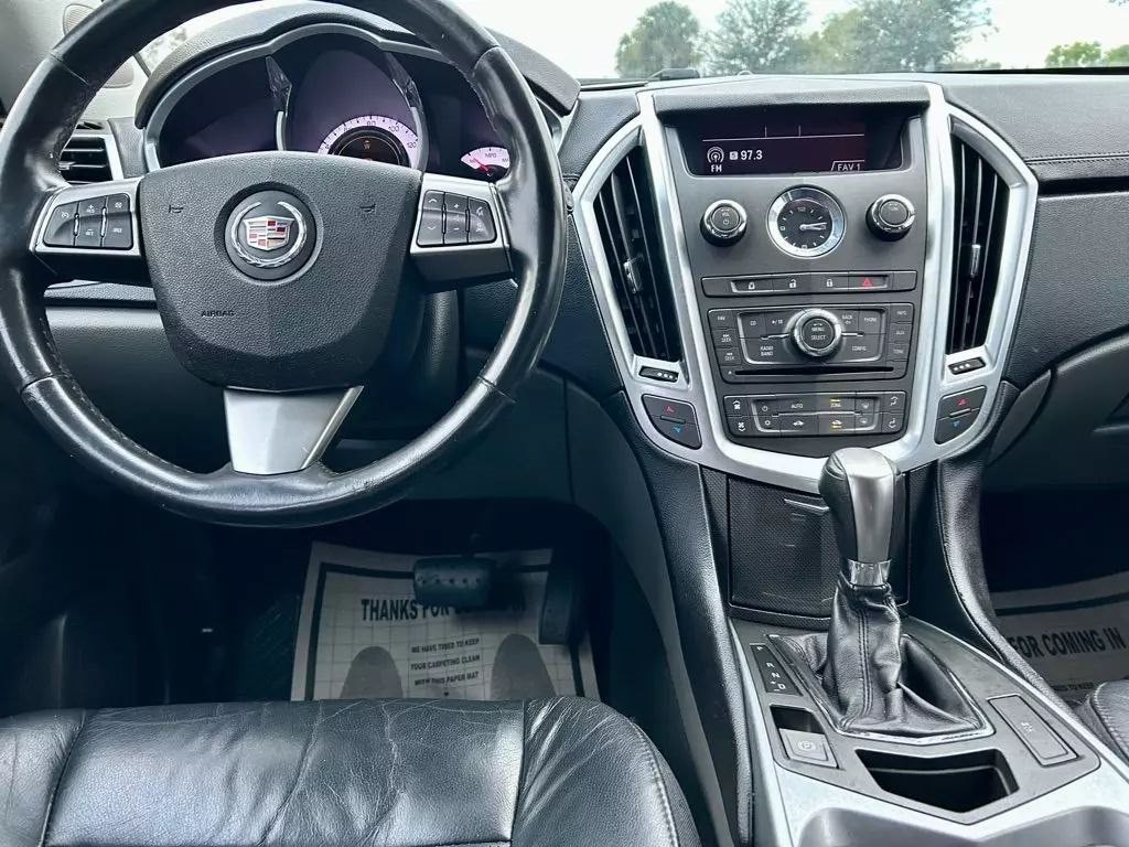 2010 Cadillac SRX Image 10