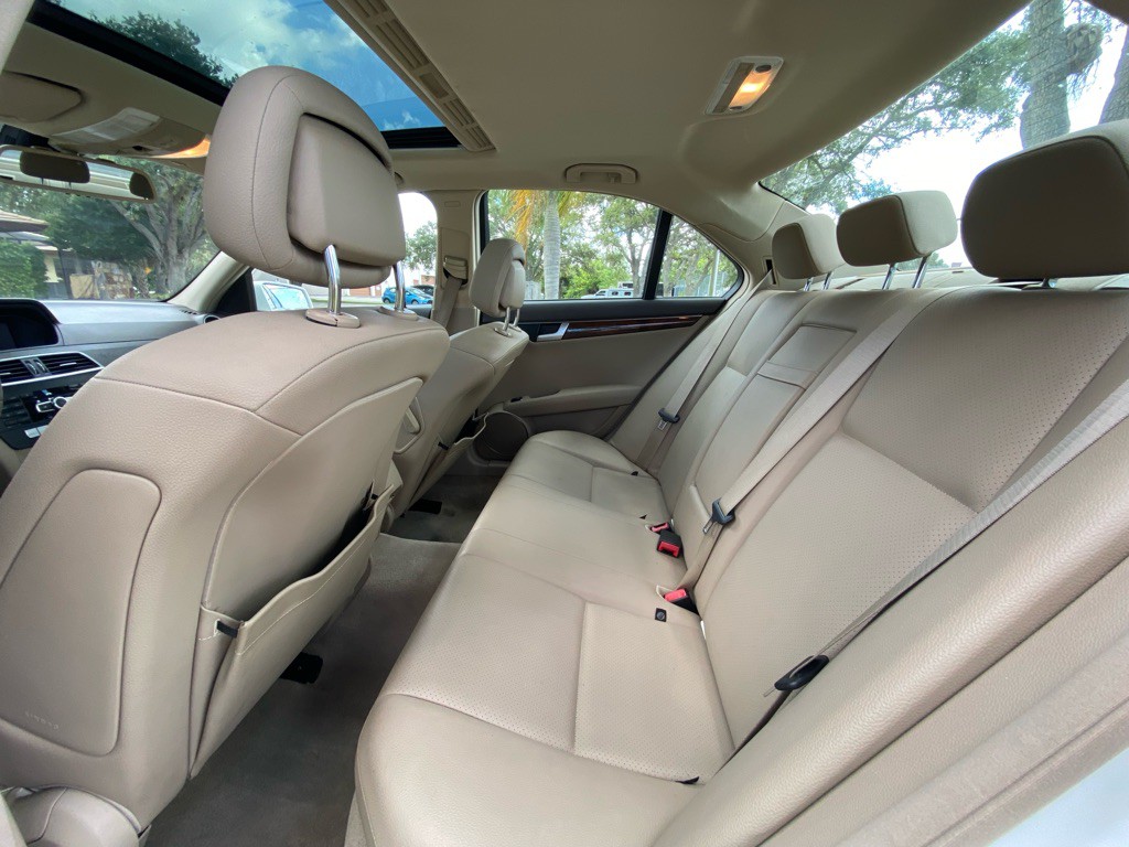 2013 Mercedes-Benz C-Class Image 7