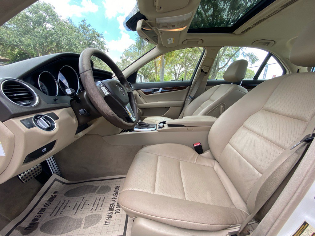 2013 Mercedes-Benz C-Class Image 10