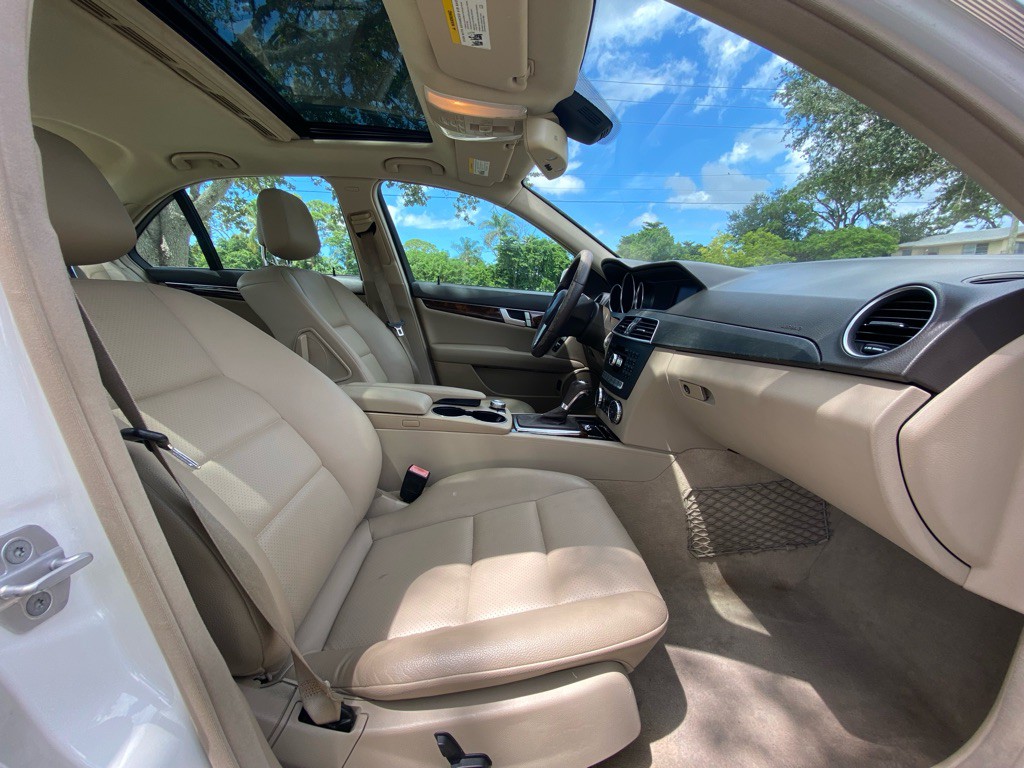 2013 Mercedes-Benz C-Class Image 11