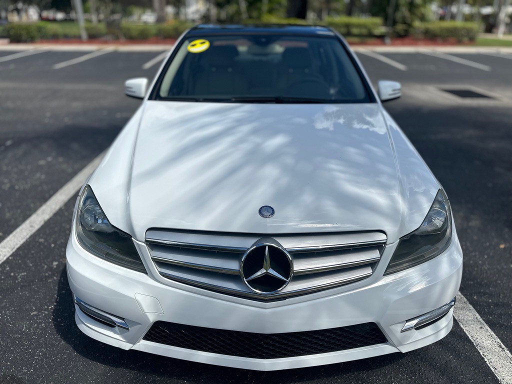2013 Mercedes-Benz C-Class Image 2