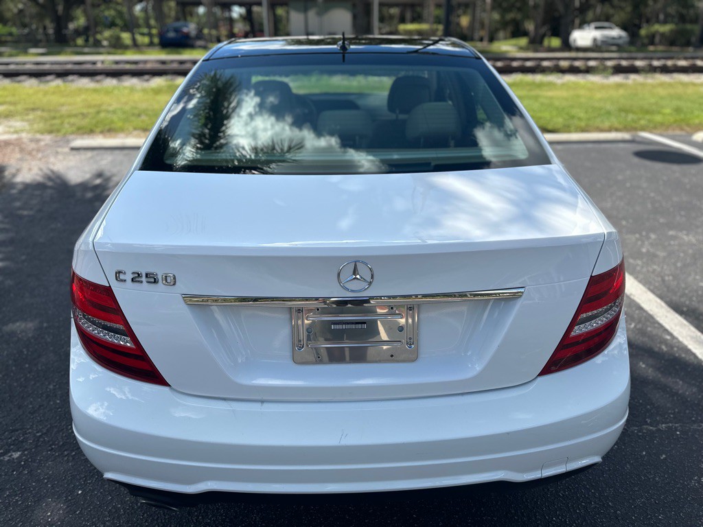 2013 Mercedes-Benz C-Class Image 5