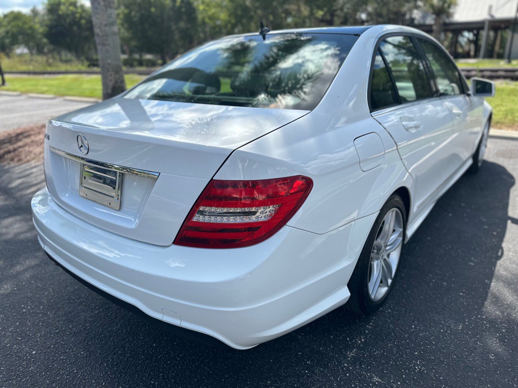 2013 Mercedes-Benz C-Class Image 6