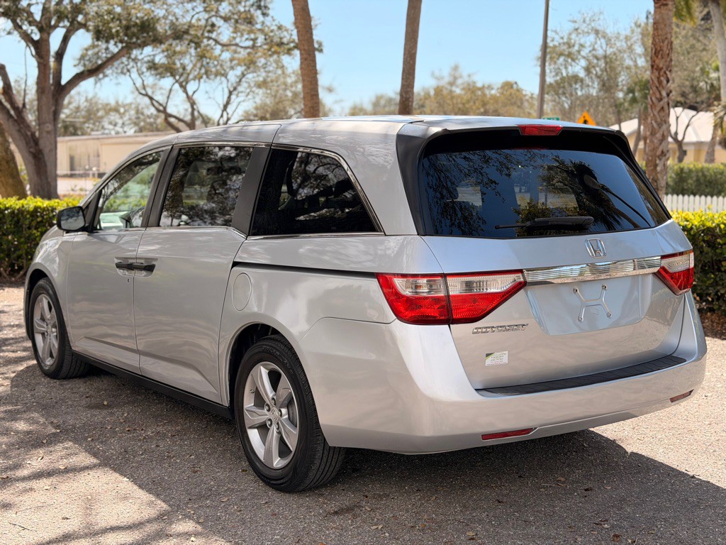 2011 Honda Odyssey Image 18