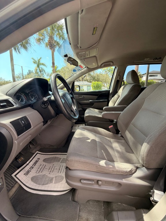 2011 Honda Odyssey Image 22