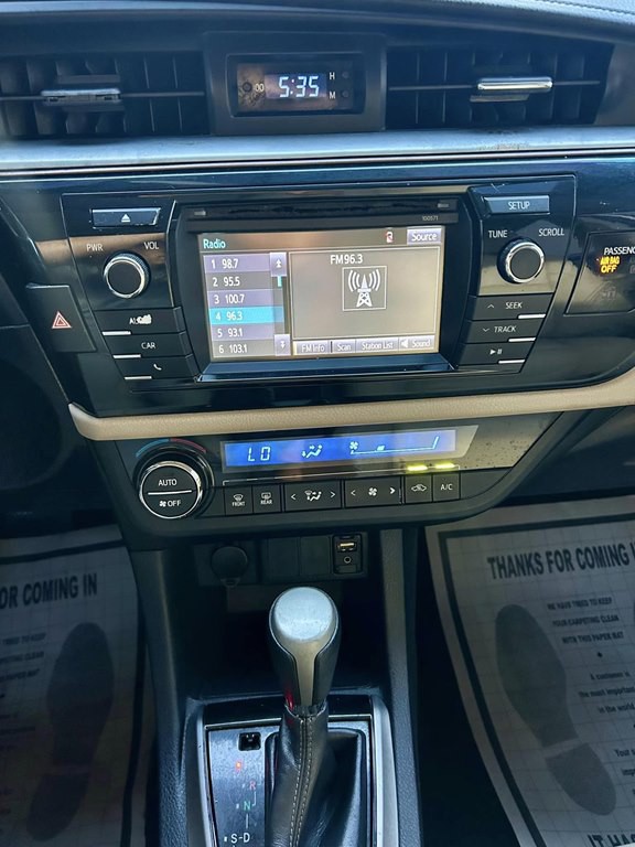 2016 Toyota Corolla Image 10
