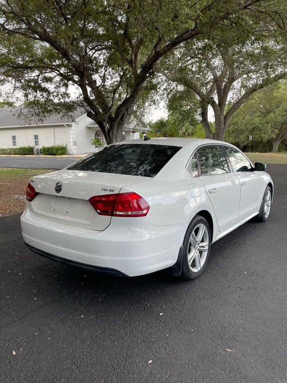2014 Volkswagen Passat Image 4