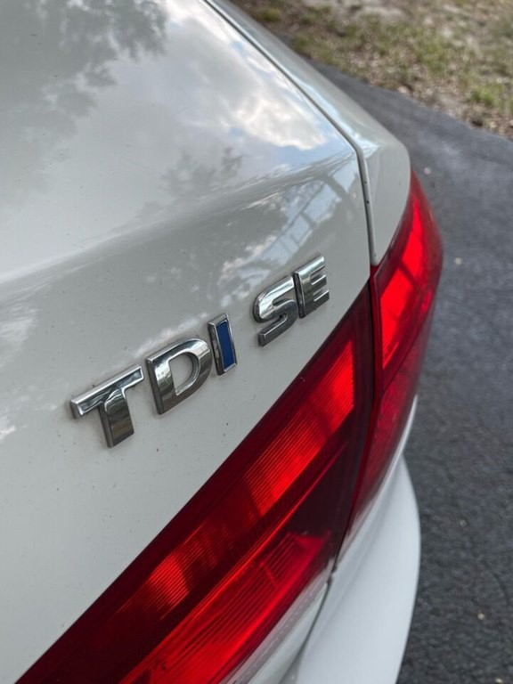 2014 Volkswagen Passat Image 8