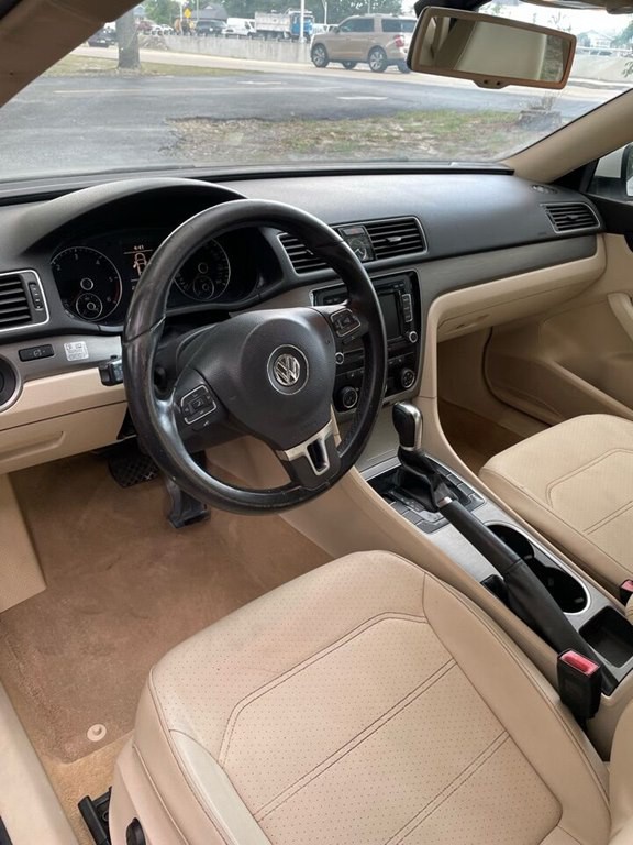 2014 Volkswagen Passat Image 11