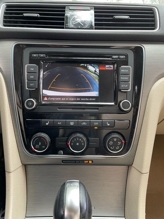 2014 Volkswagen Passat Image 12