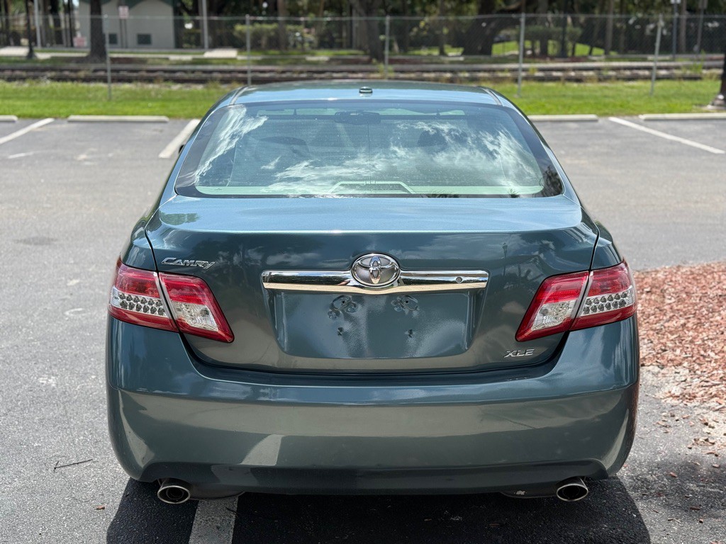 2010 Toyota Camry Image 5