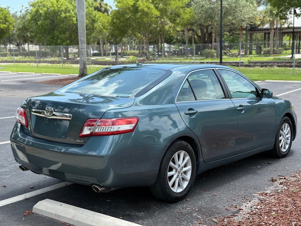 2010 Toyota Camry Image 6