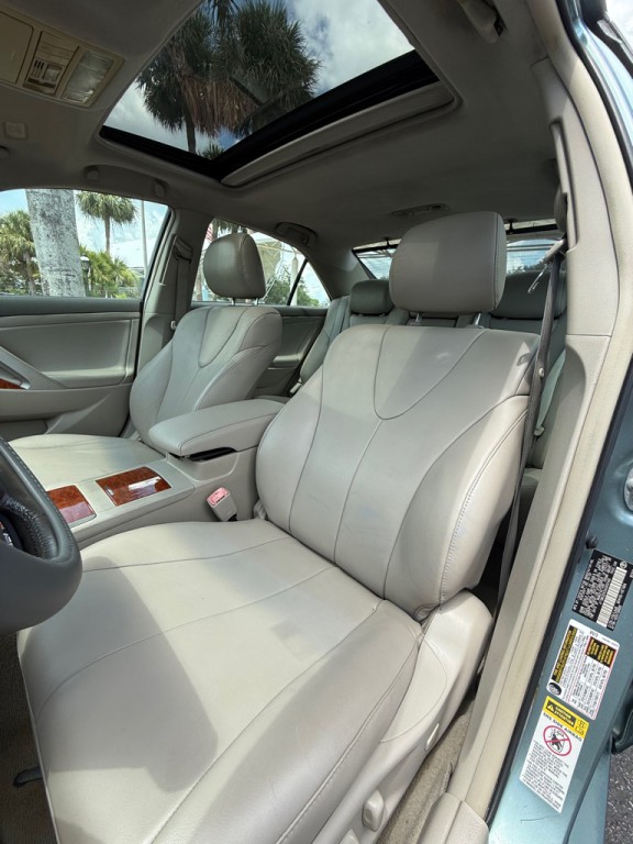 2010 Toyota Camry Image 10