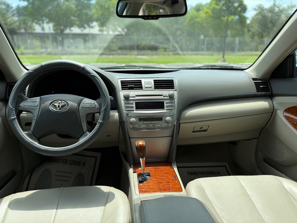 2010 Toyota Camry Image 11