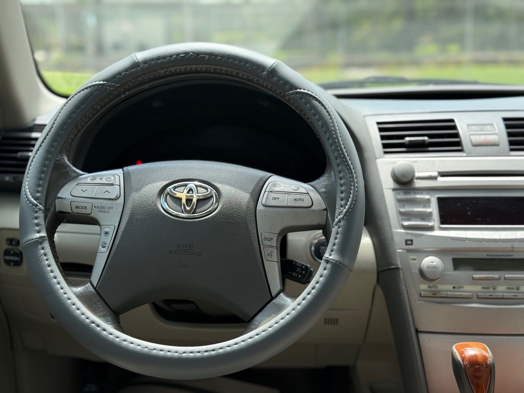 2010 Toyota Camry Image 12