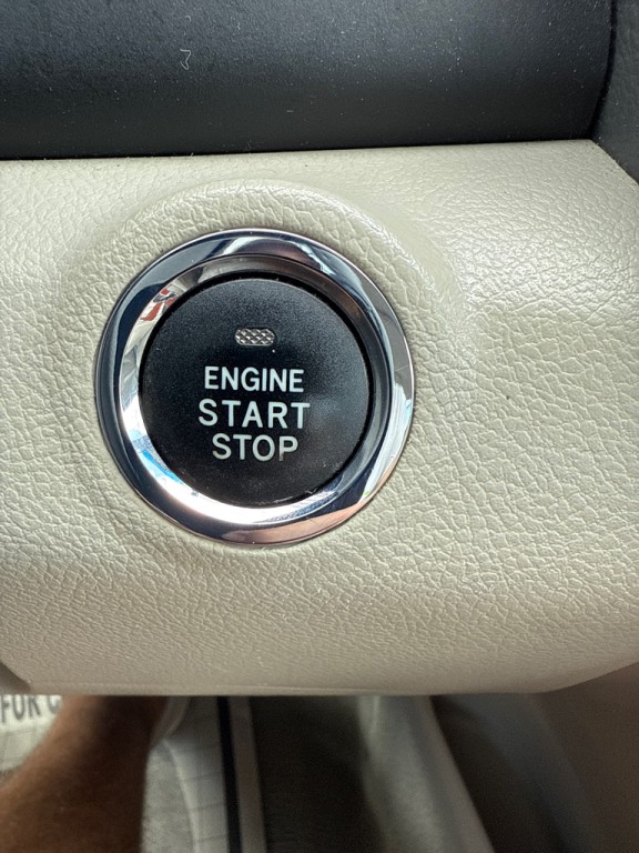 2010 Toyota Camry Image 16