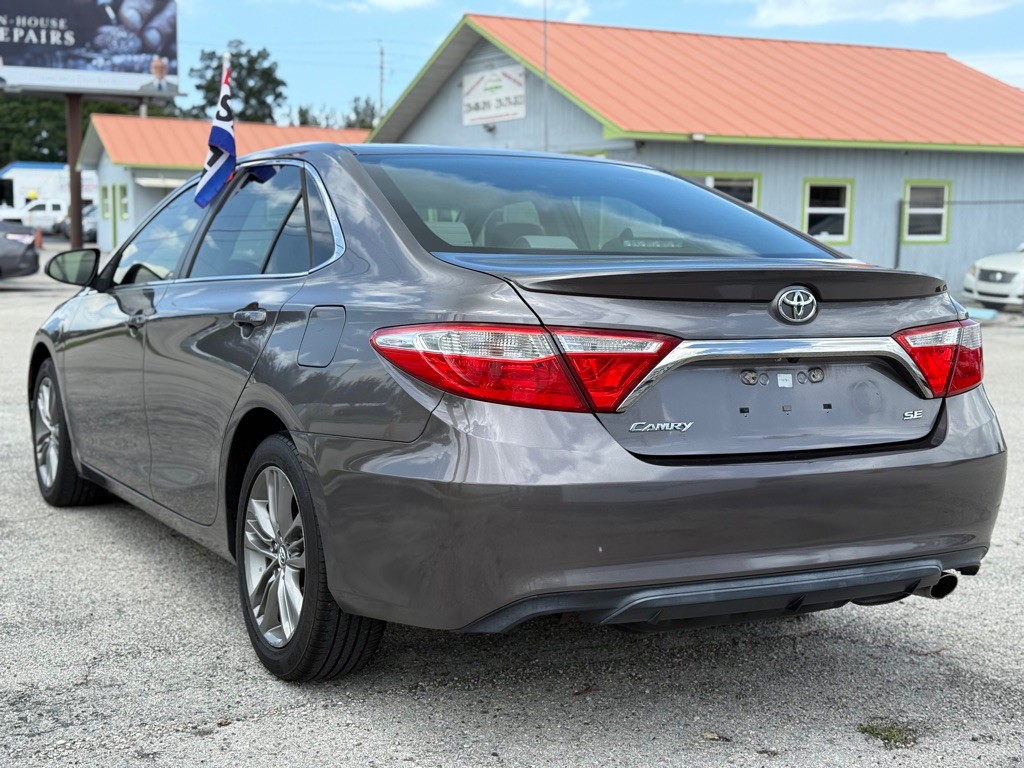 2015 Toyota Camry Image 4