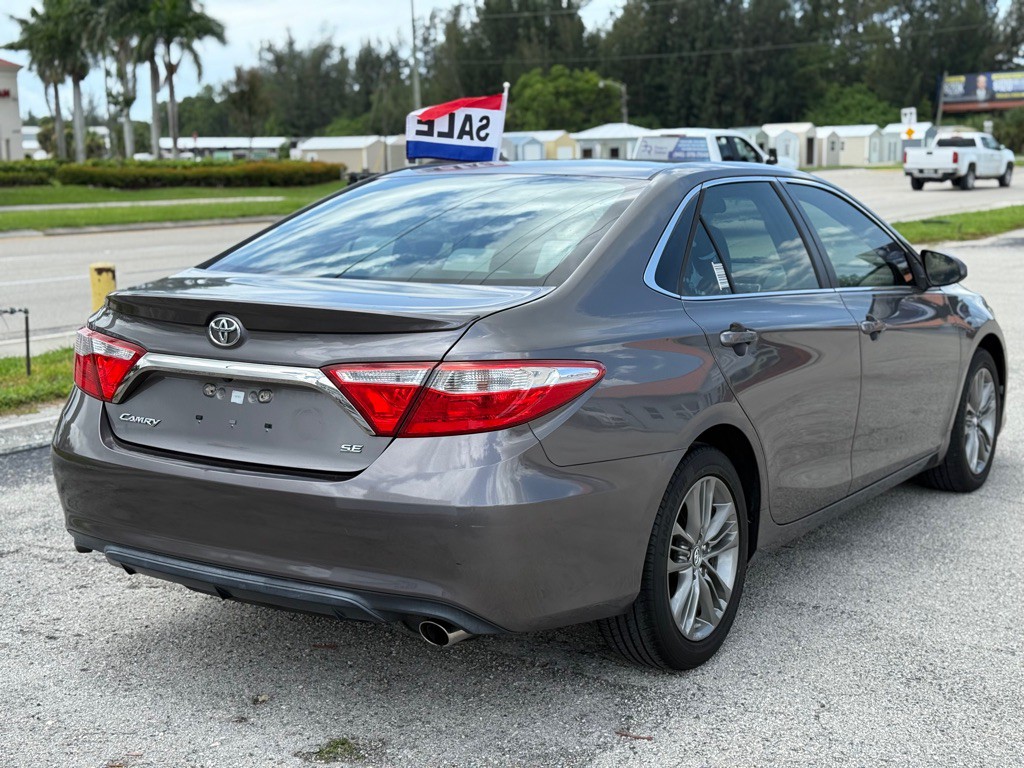 2015 Toyota Camry Image 6