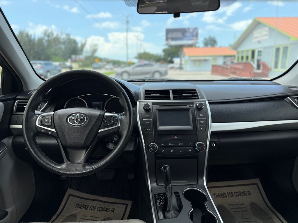 2015 Toyota Camry Image 9
