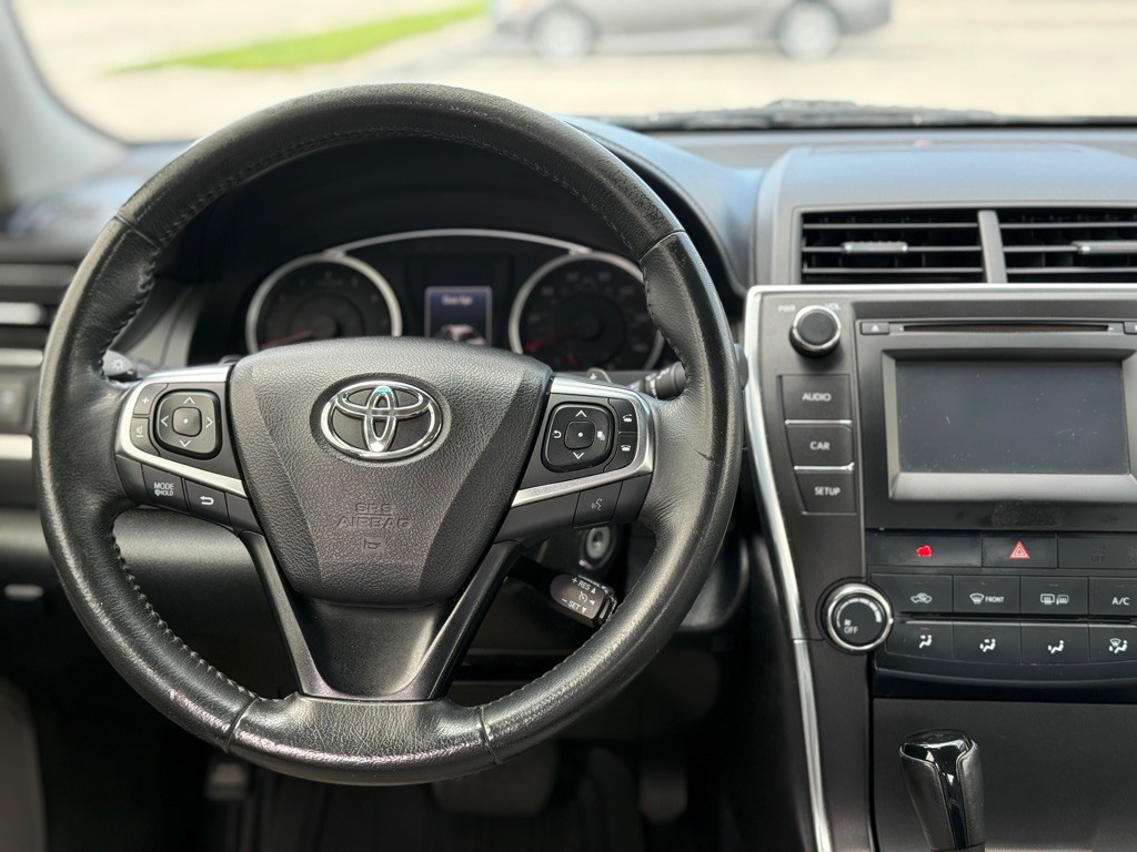 2015 Toyota Camry Image 10