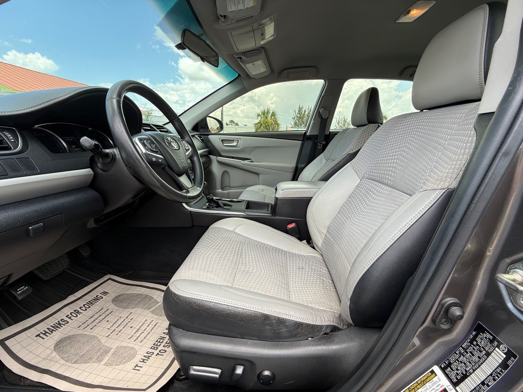 2015 Toyota Camry Image 11