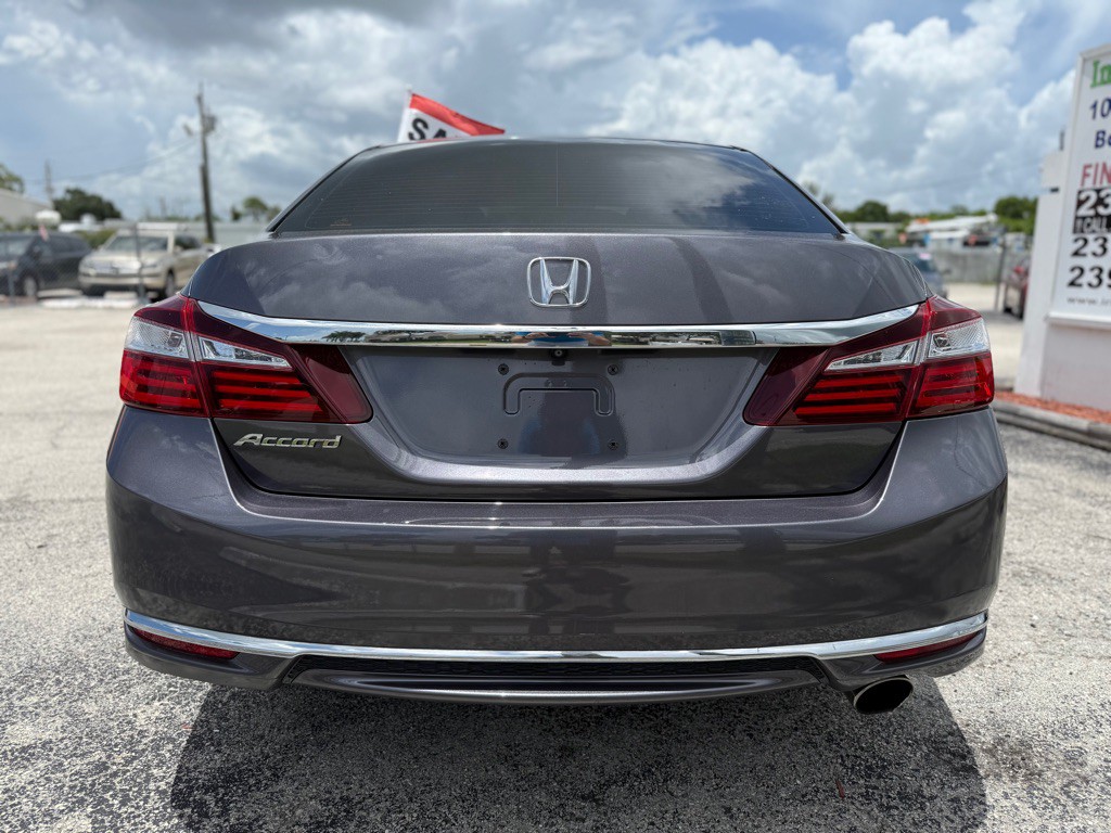 2017 Honda Accord Image 5