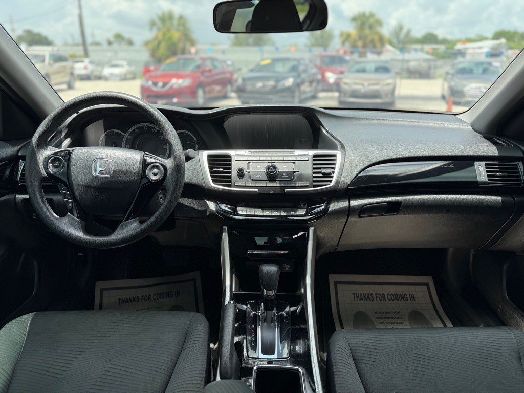 2017 Honda Accord Image 8