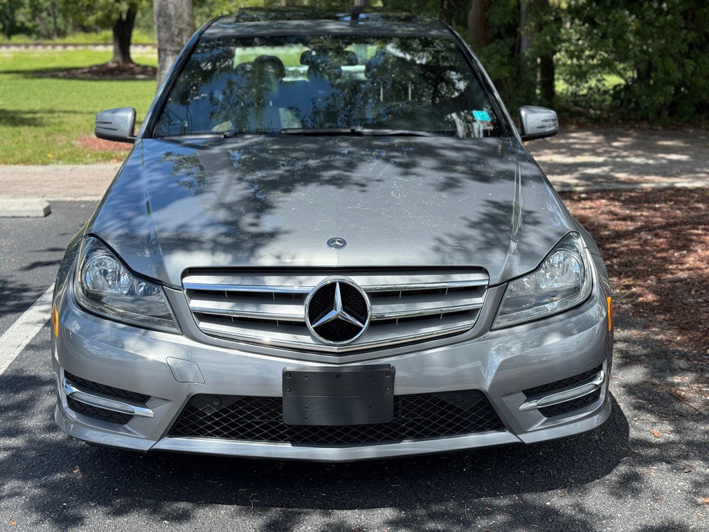 2012 Mercedes-Benz C-Class Image 2