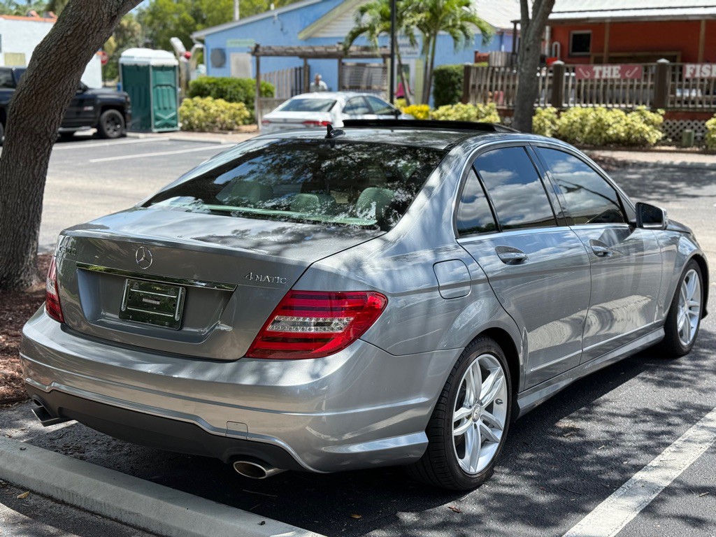 2012 Mercedes-Benz C-Class Image 6