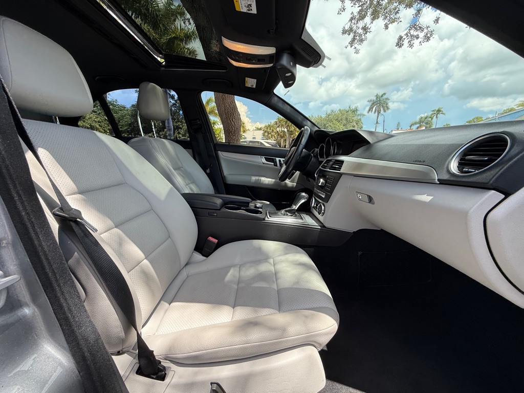 2012 Mercedes-Benz C-Class Image 7