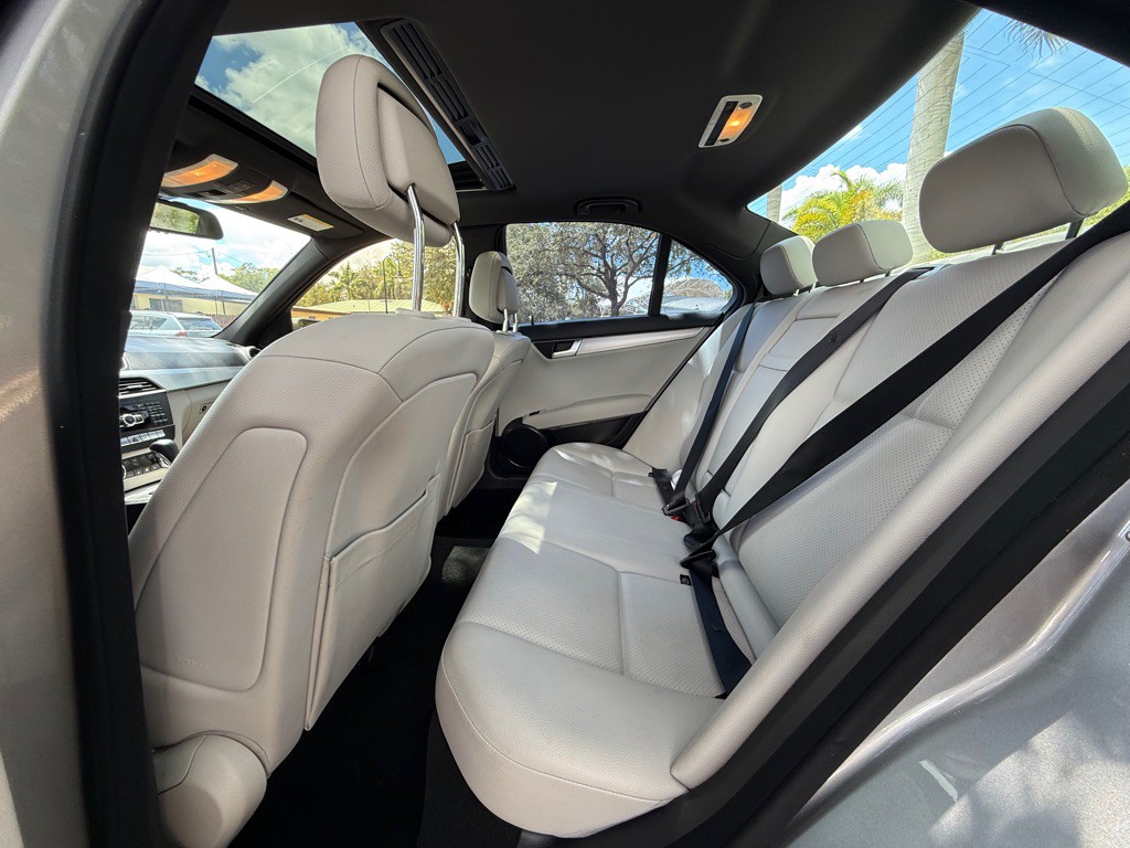 2012 Mercedes-Benz C-Class Image 8