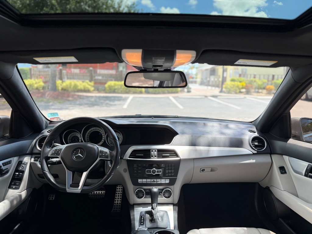 2012 Mercedes-Benz C-Class Image 10