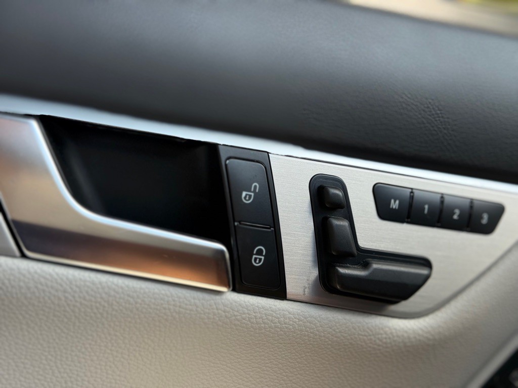 2012 Mercedes-Benz C-Class Image 14