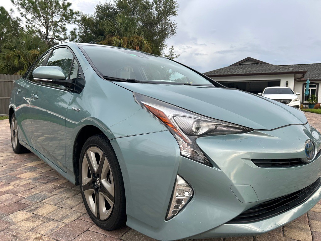 2016 Toyota Prius Image 4