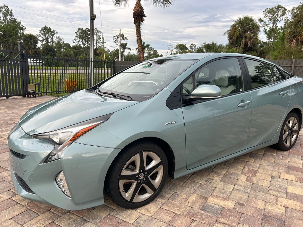 2016 Toyota Prius Image 7