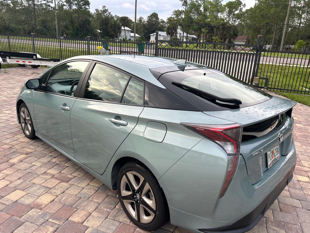 2016 Toyota Prius Image 13