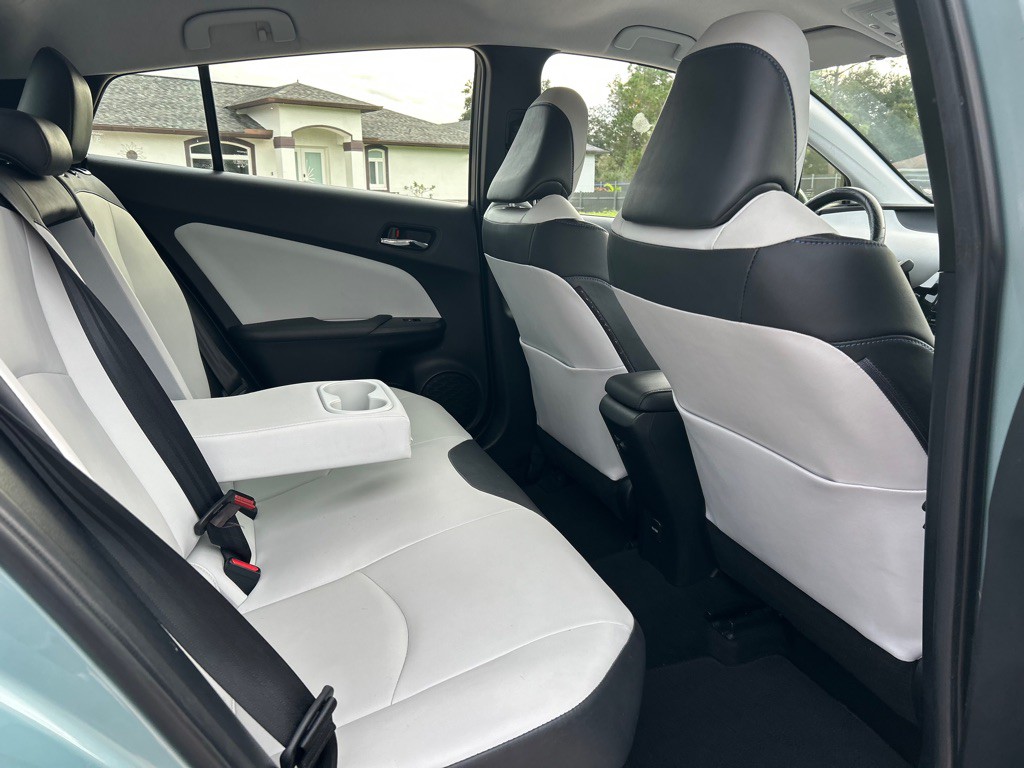 2016 Toyota Prius Image 15