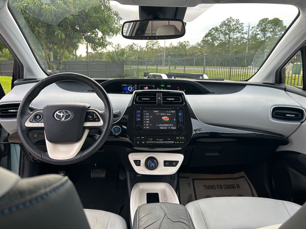 2016 Toyota Prius Image 18