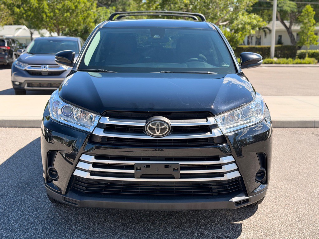 2017 Toyota Highlander Image 1