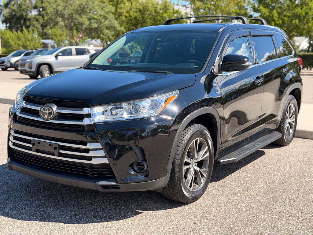 2017 Toyota Highlander Image 3